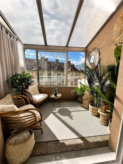Fully equipped, close to hyper-center and train station