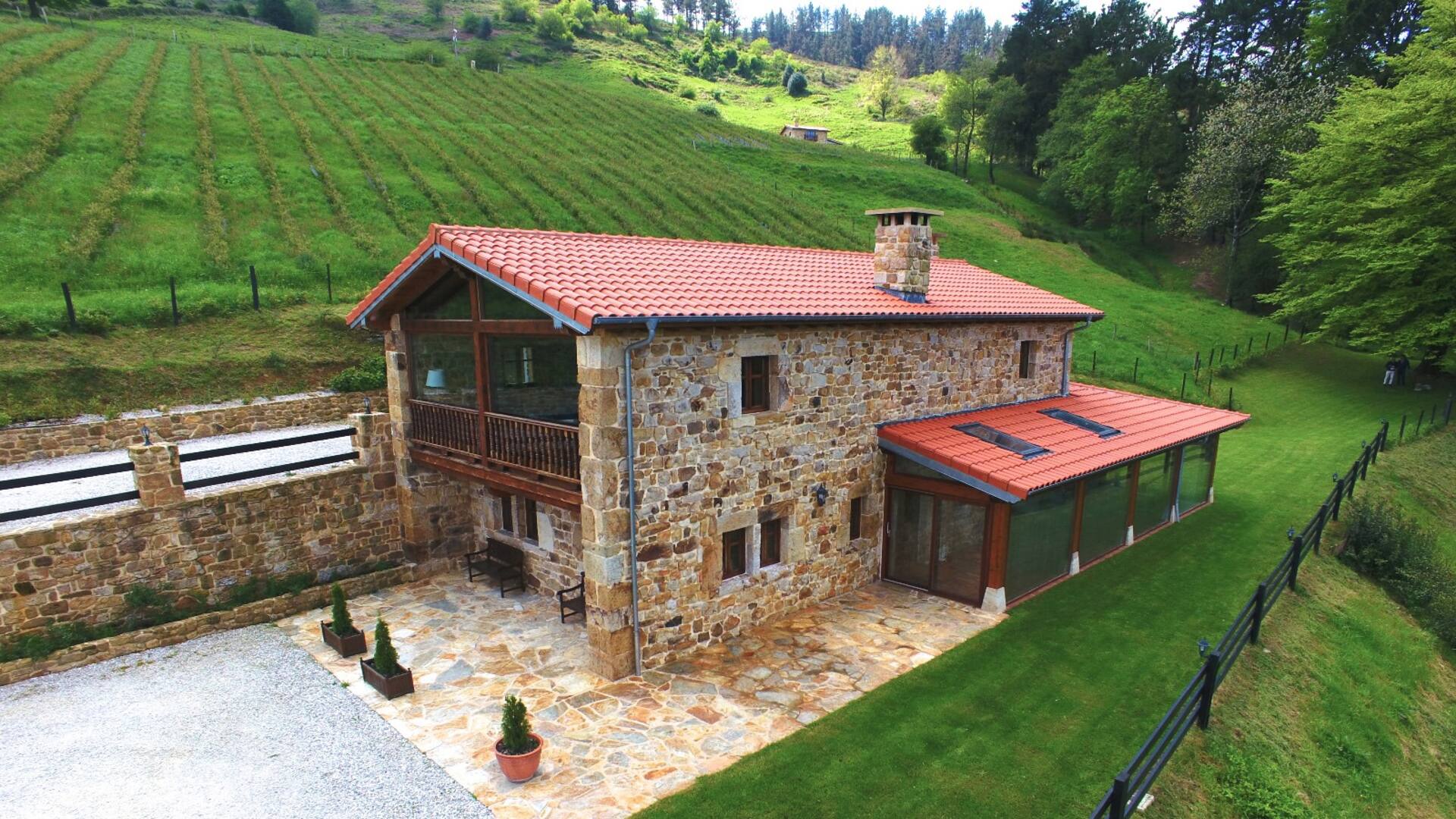 Exclusive country house with private heated pool