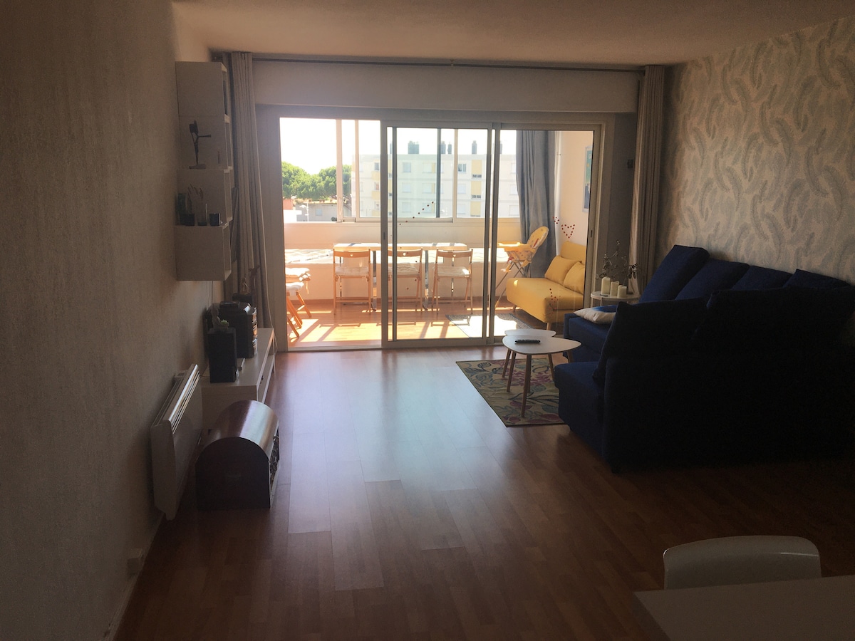 Propriété Airbnb réussie: Beautiful 2nd line apartment with sea view à Le Grau Du Roi