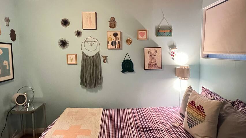 Long Term Architectural SW Hills 3bed 2 bath gallery image 4