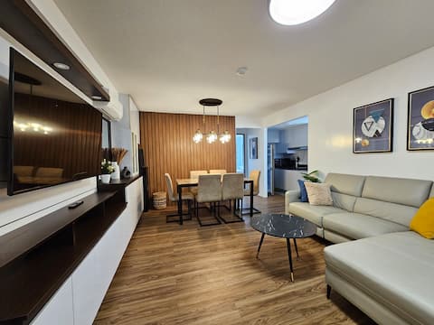 Amalfi Oasis 2BR U21 - stylish & modern