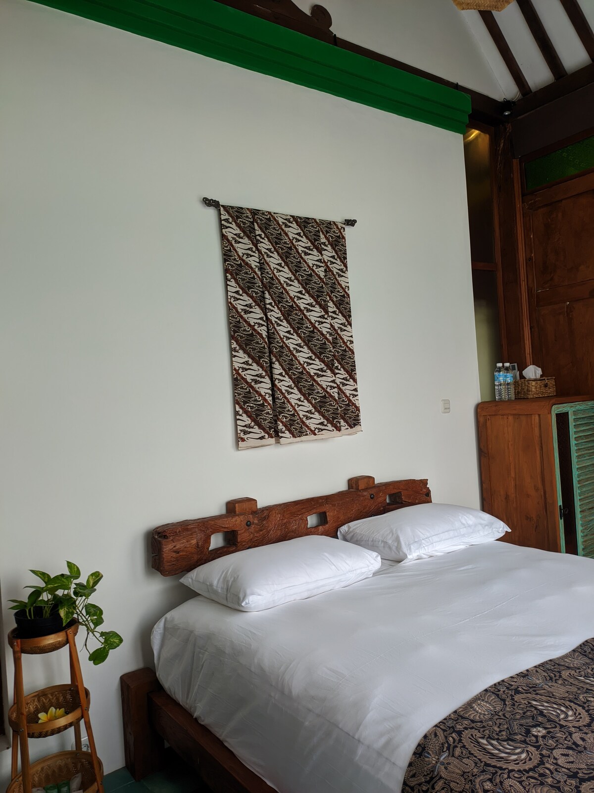 1号房间、独立卫生间、热水、免费便利设施、矿泉水、稻田景观