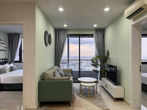 The Bridge-Elegant 2 bedroom w SuperB view