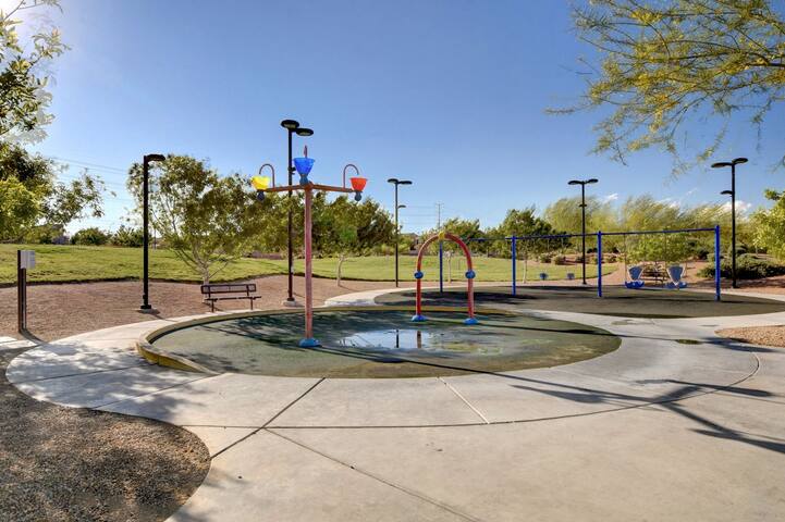 BMountain 4bd/2.5 b BBQ•Pet•Luxury Kitchen •Park gallery image 4