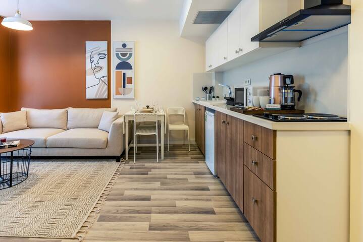 Magnificent Apartment at Taksim with 2 Bedrooms gallery image 2