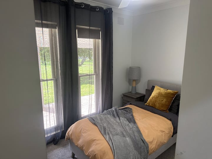 Საწოლი 4 ერთადგილიანი