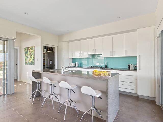 ShoreView Falcon with pool gallery image 4