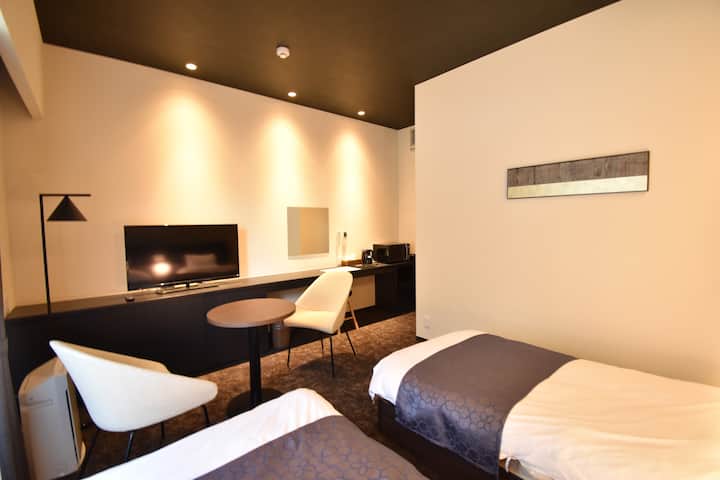 a-1-minuto-a-pie-del-palacio-imperial-de-kioto-k-style-west-economy