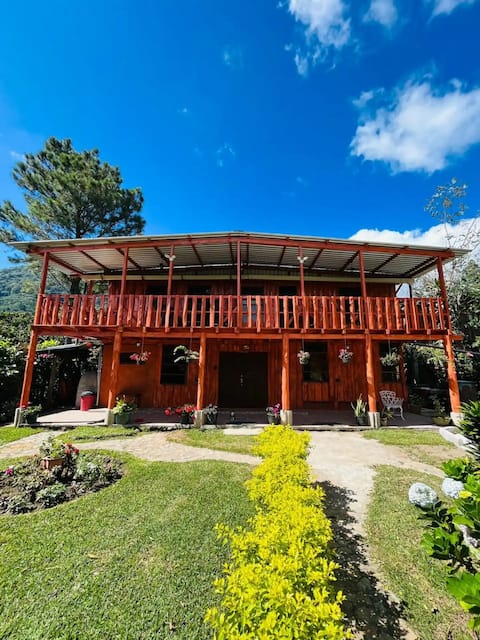 Spacious cabin in Los Naranjos