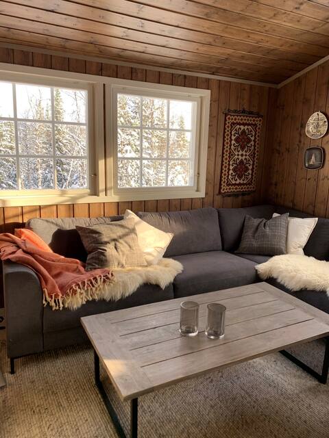 Cozy cabin with great hiking and skiing terrain