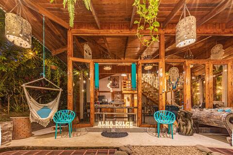 3 Magical Villas 2 Pools, Jacuzzi: up to 36 guests