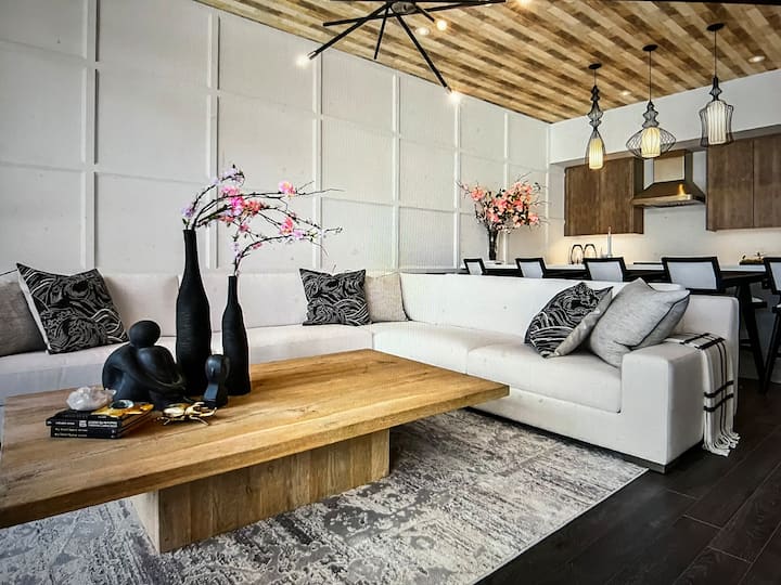 Luxury Designer Townhouse At Friday Harbour - Innisfil