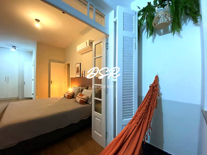 საძინებლის აივანი ჰამაკითა და დამცავი ეკრანებით 