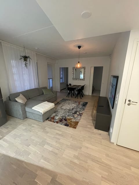 Successful Airbnb property: Modern apartment with sauna near the airport in Tikkurilan Suuralue