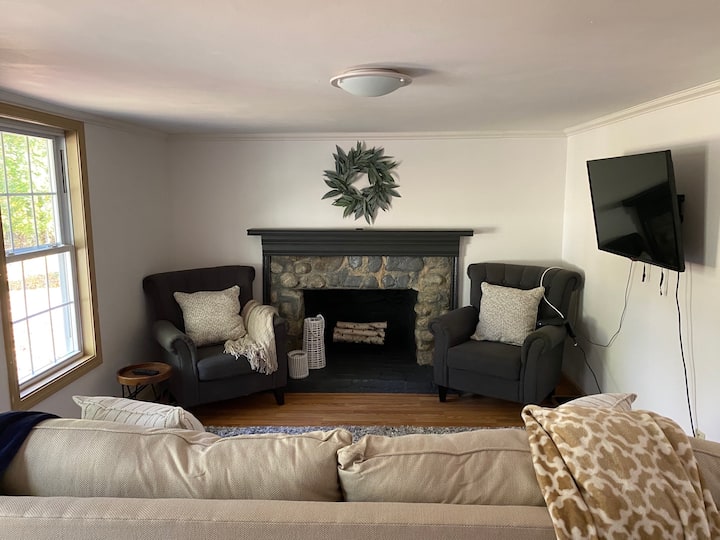 Cozy Cottage At Honey Rock Farm-peaceful Escape - Coventry, RI