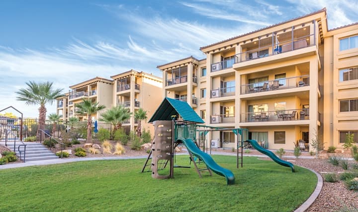 3 Bedroom Penthouse Parkway In George - St. George, UT