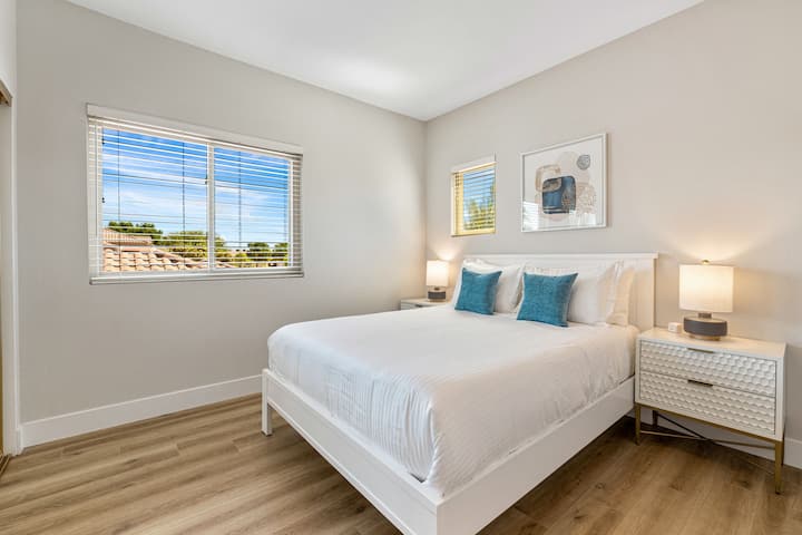 מיטת קווין סייז בקומה השנייה