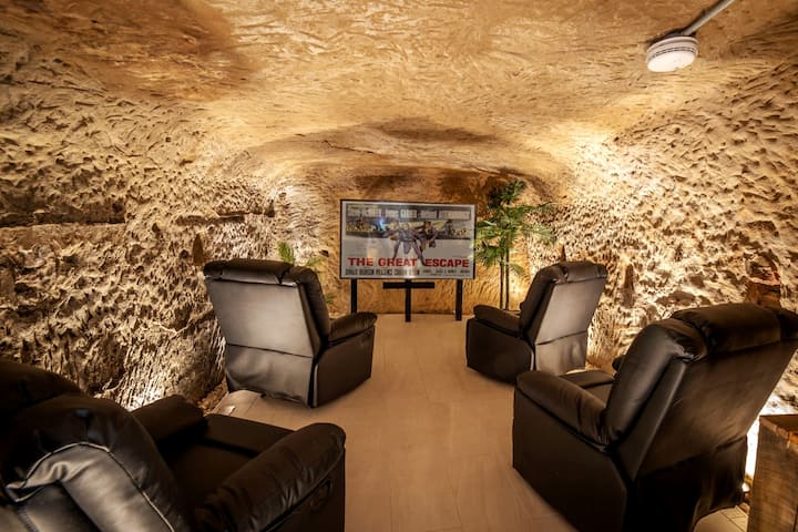Luxury 2 Bed Apartment With Cave Cinema Room - Newark-on-Trent
