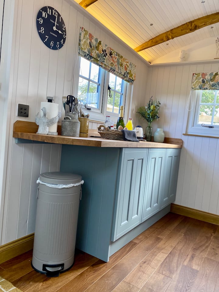 Brecon Beacons Hut on the Hill photo 5