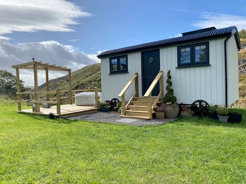 NEW…. Hut On The Hill