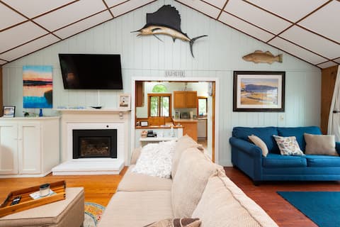 Successful Airbnb property: Local Beach+ Fireplace + Hot Tub Under the *Stars* in Massachusetts