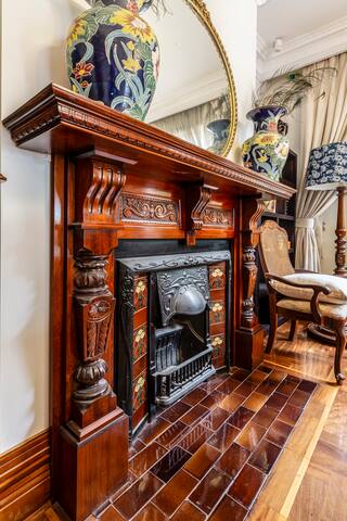 Windsor Manor: Edwardian charm, centrally located gallery image 3