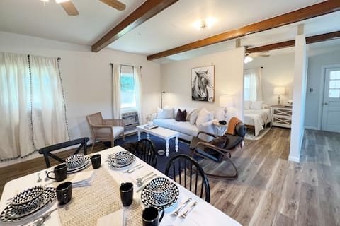 Countryside~Stable House~Open Studio~Cozy for 2 !