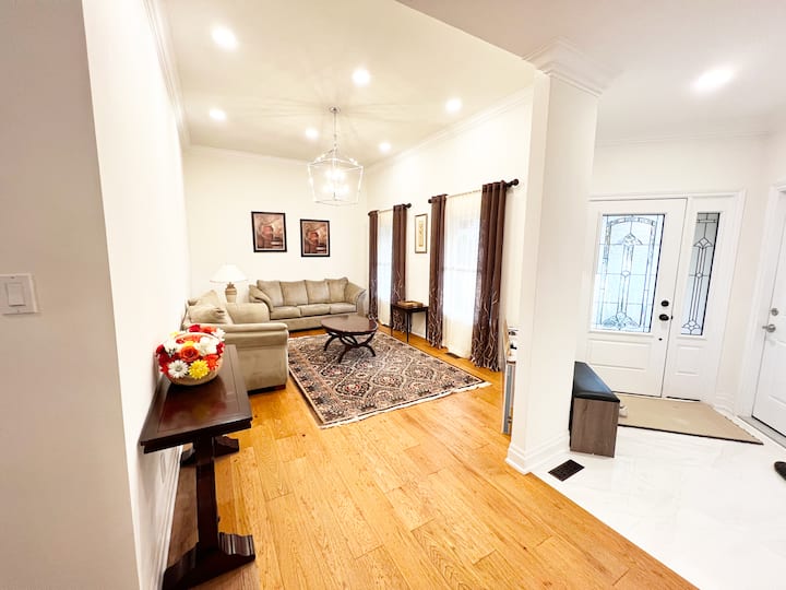 Amazing 3 Bedroom House In Downtown Newmarket - Newmarket