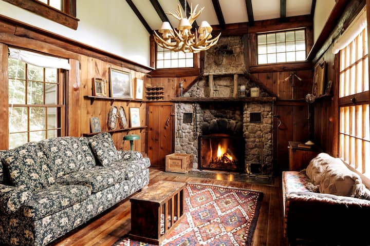 Cozy Forest Cabin | Fire Pit & Trails Nearby - Phoenicia, NY
