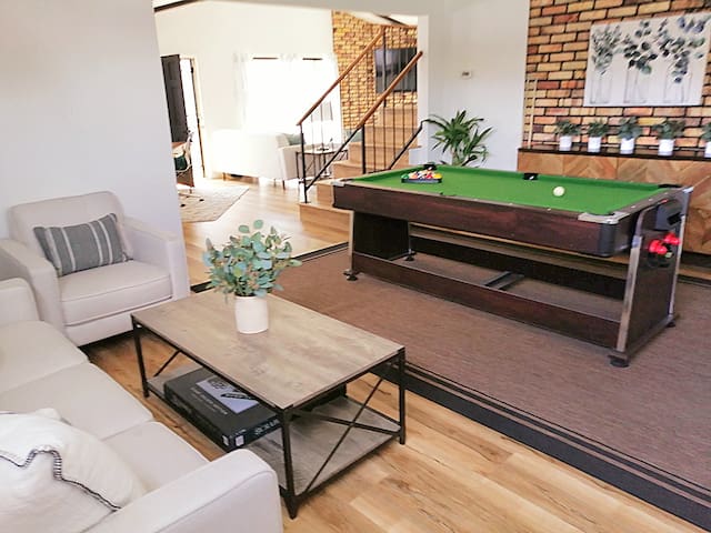 Big, Bright Beach City Home – 3 mi from the Ocean