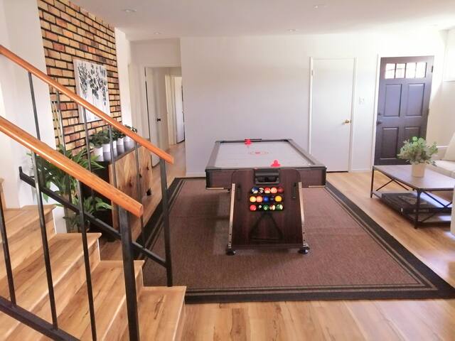 Big, Bright Beach City Home – 3 mi from the Ocean gallery image 3