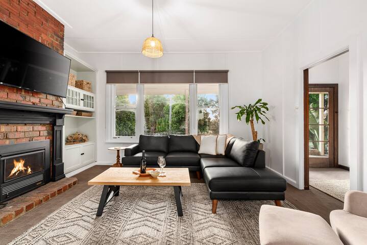 Yarra Grange Farm Stay – Gate House gallery image 5