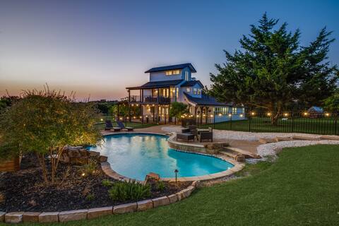 5 bd/3 ba pool/hot tub+game rm w/ 1 bd1ba opt barn