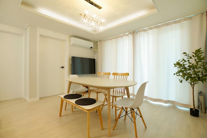 Centrally Located In Hongdae /5 Rooms + Rooftop - Corée du Sud