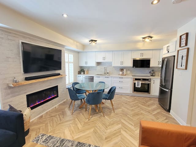 Liberty Village downtown Toronto Walk to CN Tower