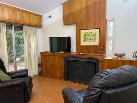 Top Airbnb: Large house with parking in Capital