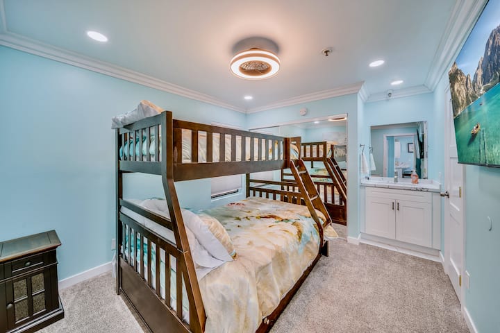 Slaapkamer 2 - Stapelbed - 1 Tweepersoonsbed, 1 Eenpersoonsbed en 1 Tweepersoonsbed Trundle