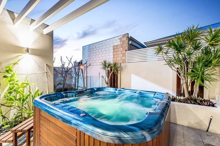 Arabella Beach House @Port Coogee gallery image 2