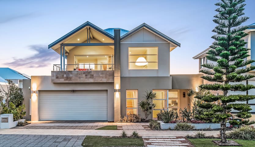 Arabella Beach House @Port Coogee