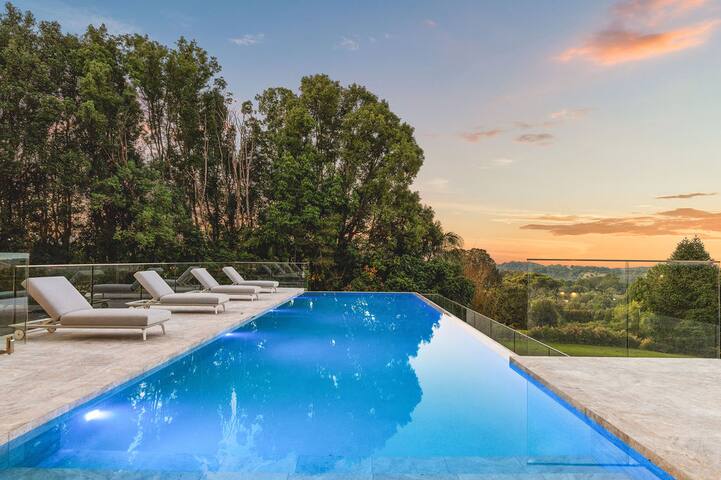 Temple First Light 8 Bedroom luxury Retreat gallery image 4