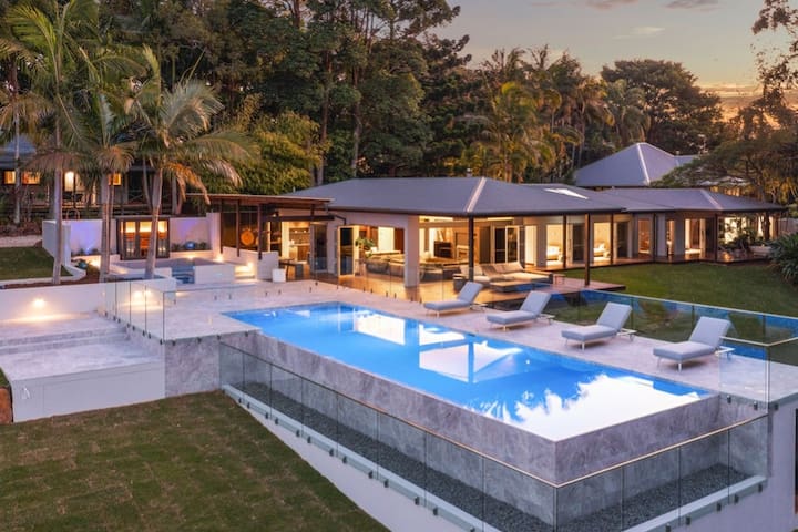 Temple First Light 8 Bedroom luxury Retreat