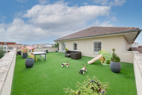 Superb family duplex close to Disneyland