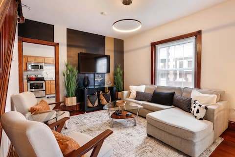The Downtown Hound: opulent oasis @ Moravian U!