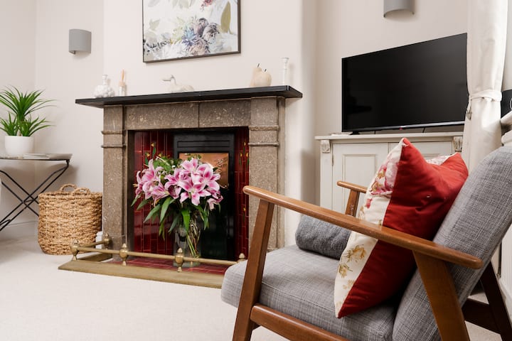 Sleeps 4 In Pretty Village Of Ashford In The Water - Bakewell