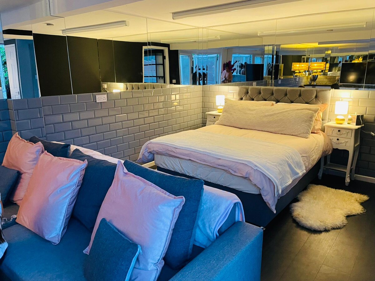 床位主床-沙发可以变成双人床