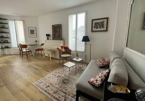 Large studio with sleeping area