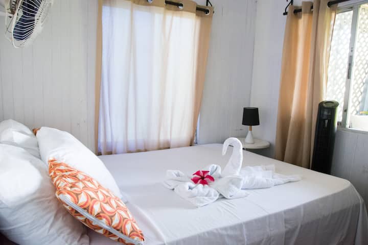 chumba cha tatu, kitanda cha watu wawili 