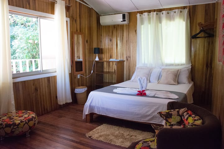 Master Room, Queen Bed 