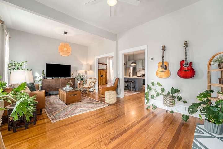 Boho Chic 3-BR Home in Denver | Walk to Sloan Lake gallery image 2