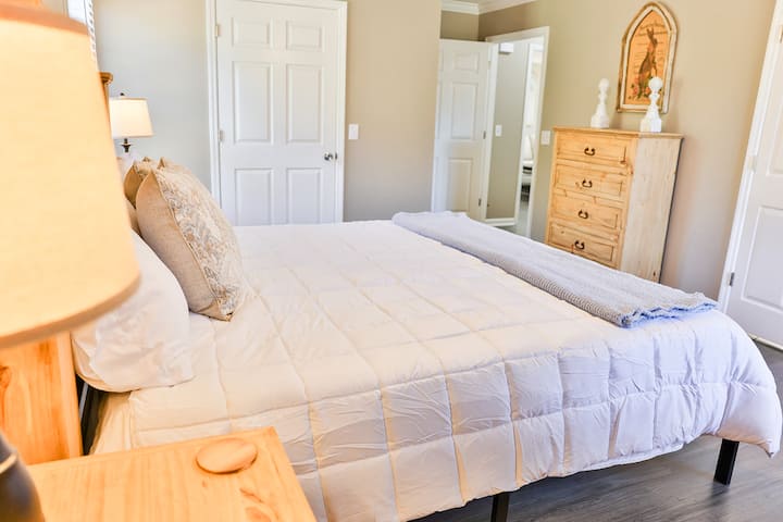 إطلالة أخرى على الجناح الرئيسي.